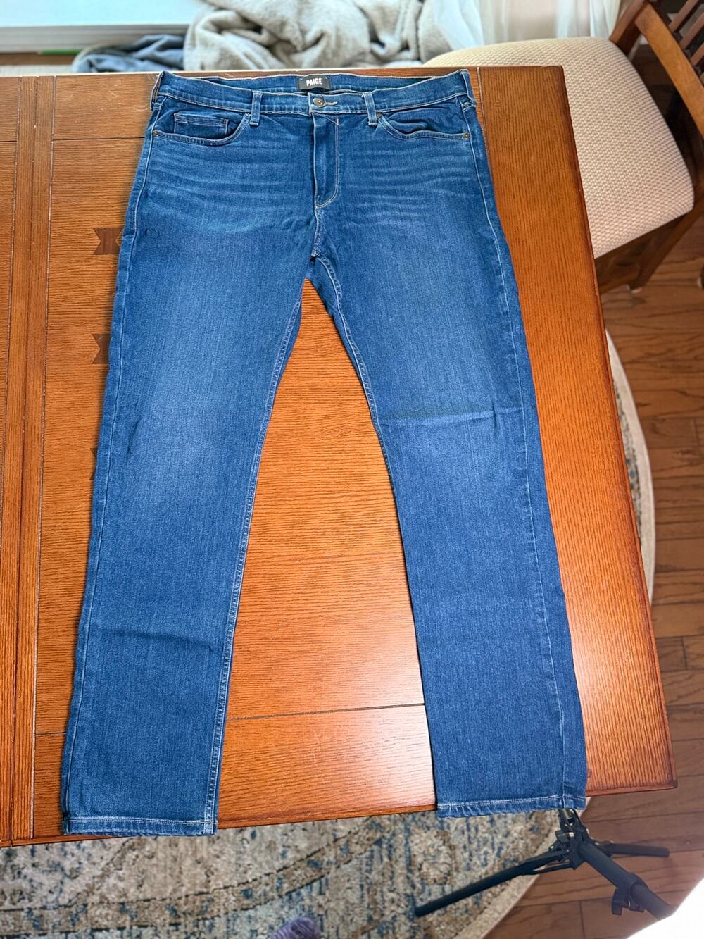 Paige Jeans 38x32. XL